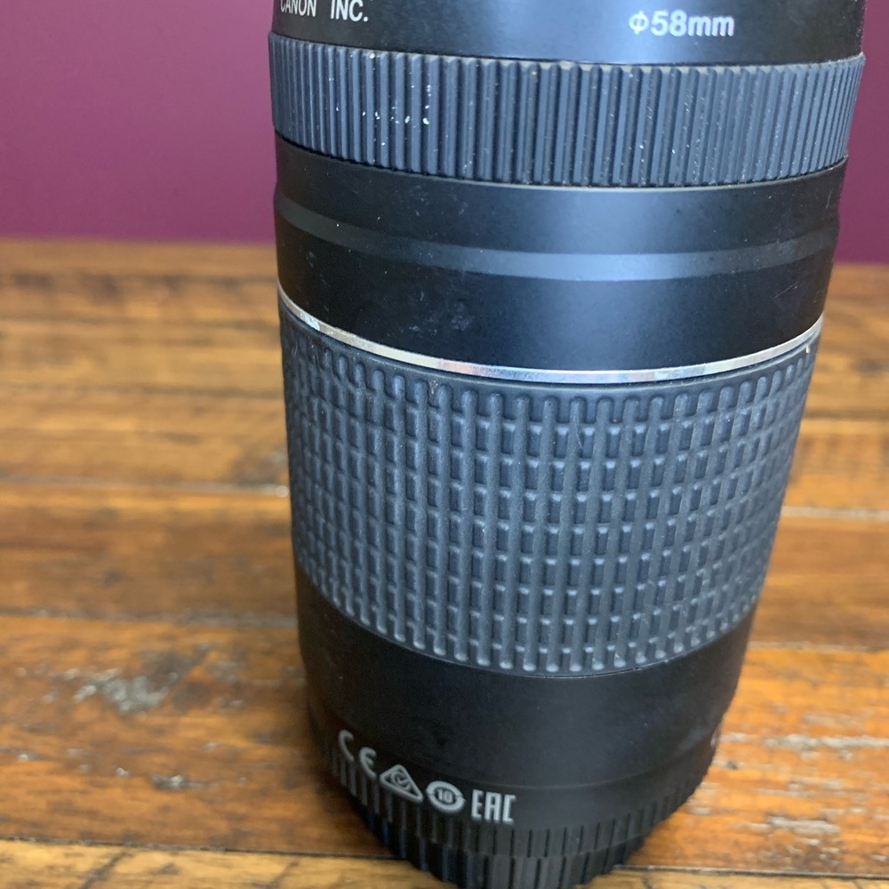 Canon Black and Silver Telephoto Lens - Picture 15 of 16
